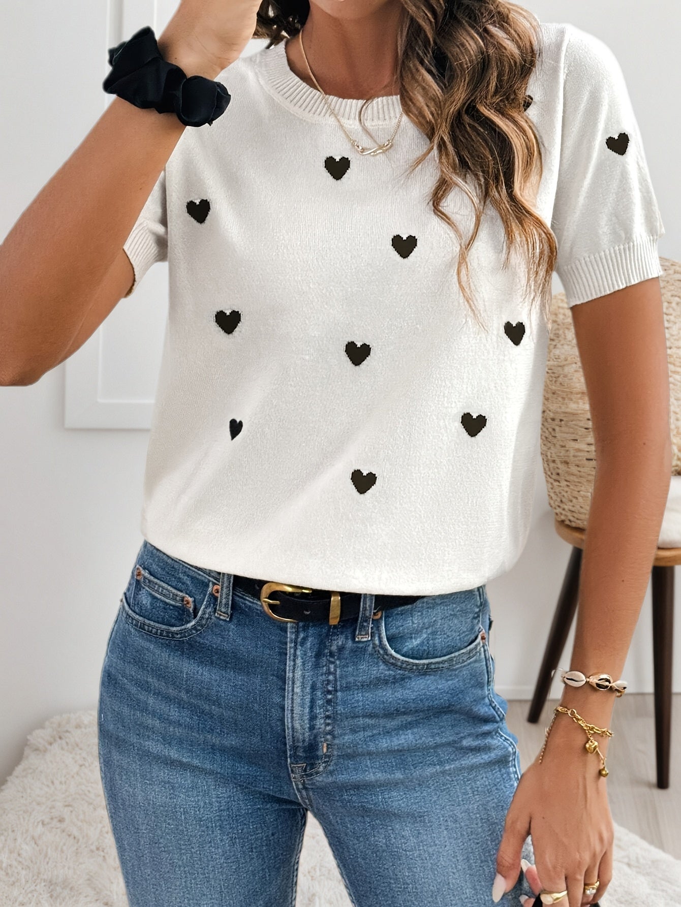 Cakulo FallFreshness Round Neck Short Sleeve Knitted Hoodie with Heart Print Tops Fashionable Knitwear Womenswear Elegance Crewneck Shortsleeve White