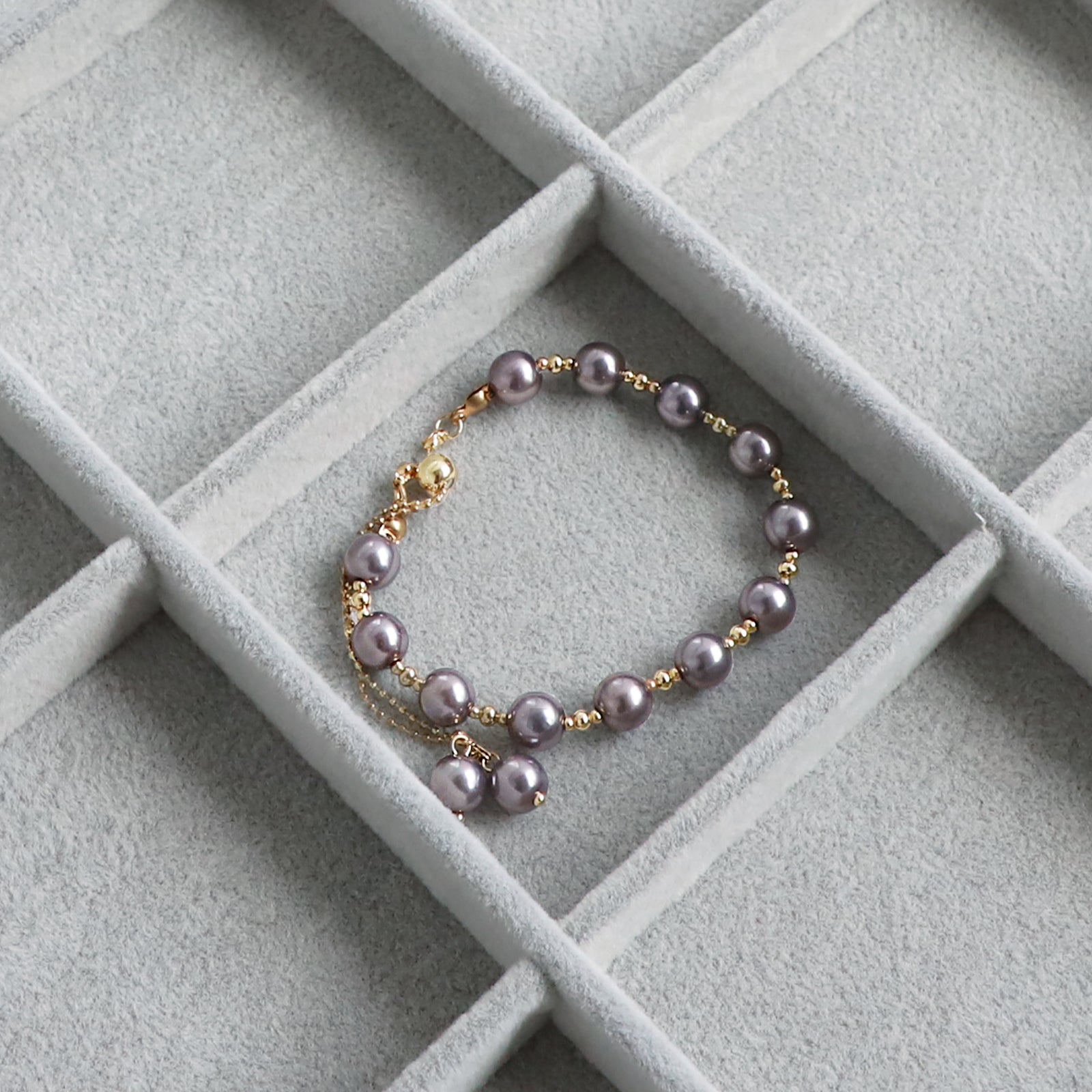 Velvet Jewelry Organizer Tray with Clear Lid Stores Bracelets Rings Earrings