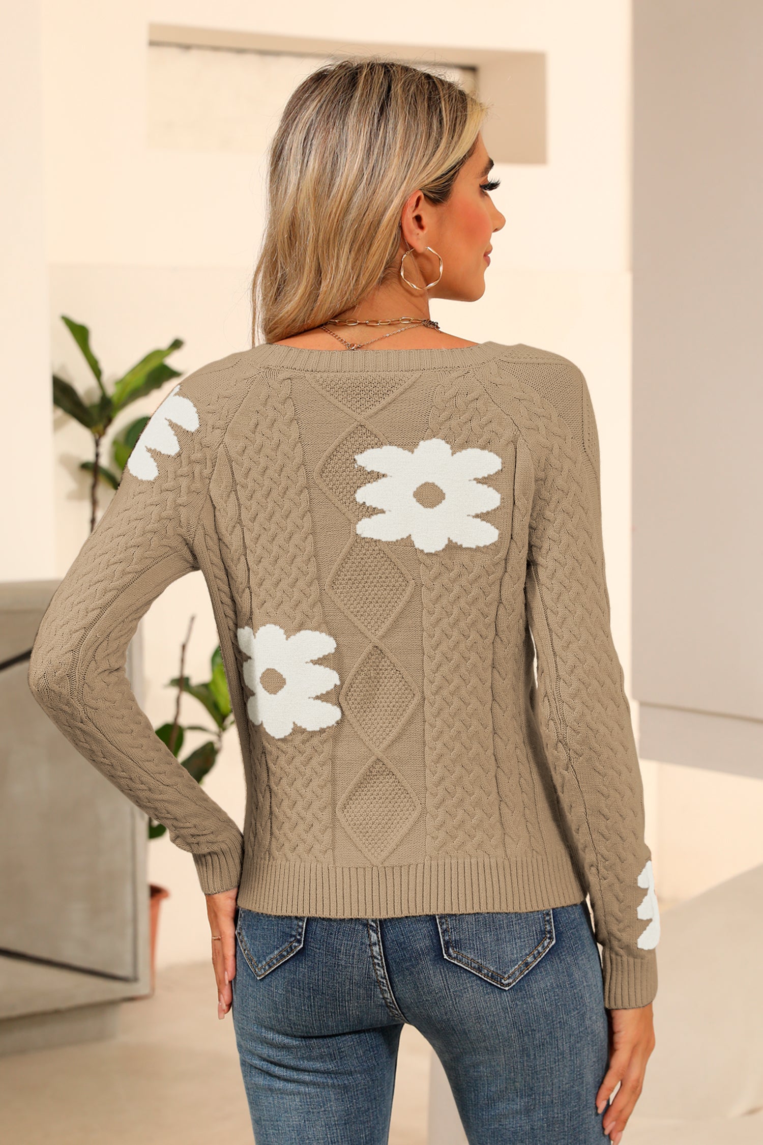 Cakulo Women's Cable Knit Flower Sweater