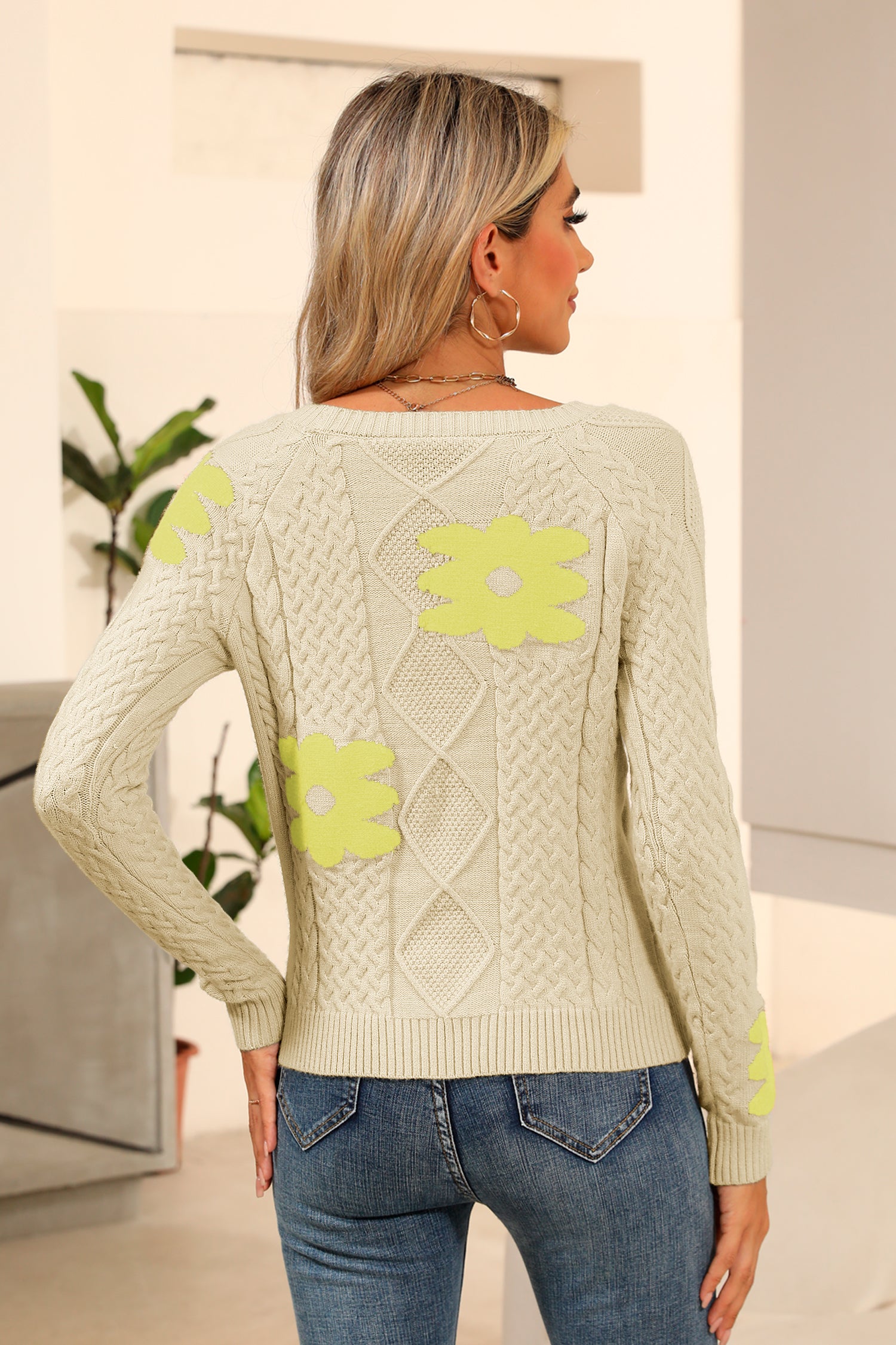 Cakulo Women's Cable Knit Flower Sweater
