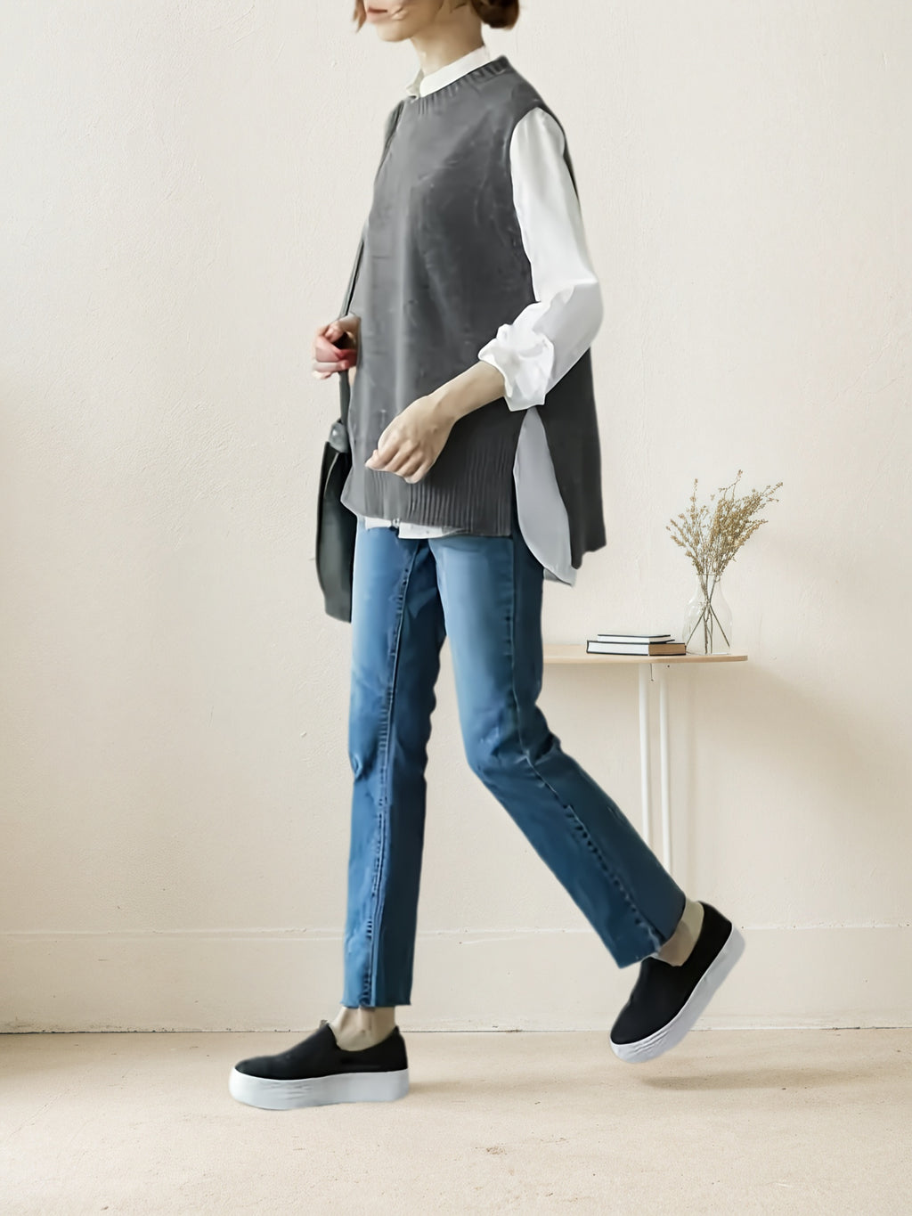 Cakulo FallFreshness Sleeveless Knitted Sweater Vest Round Neck Side Slit Elegance Jeans Style Womenswear Basic Crewneck Fitted Grey Minimalist