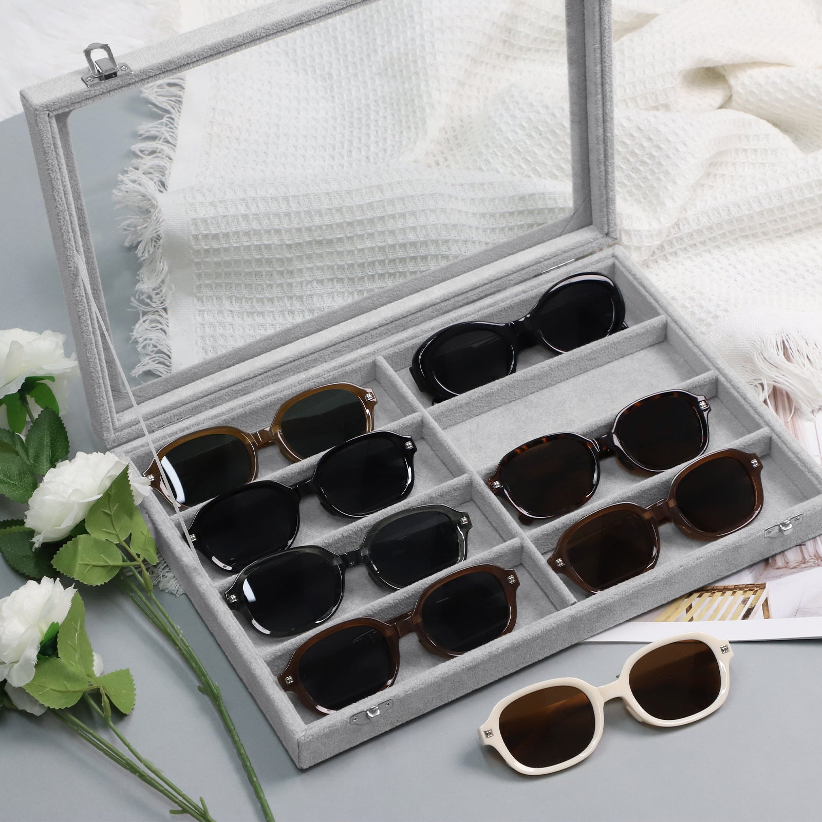 Cakulo Velvet Jewelry Organizer Tray with Clear Lid Stores Bracelets Rings Earrings