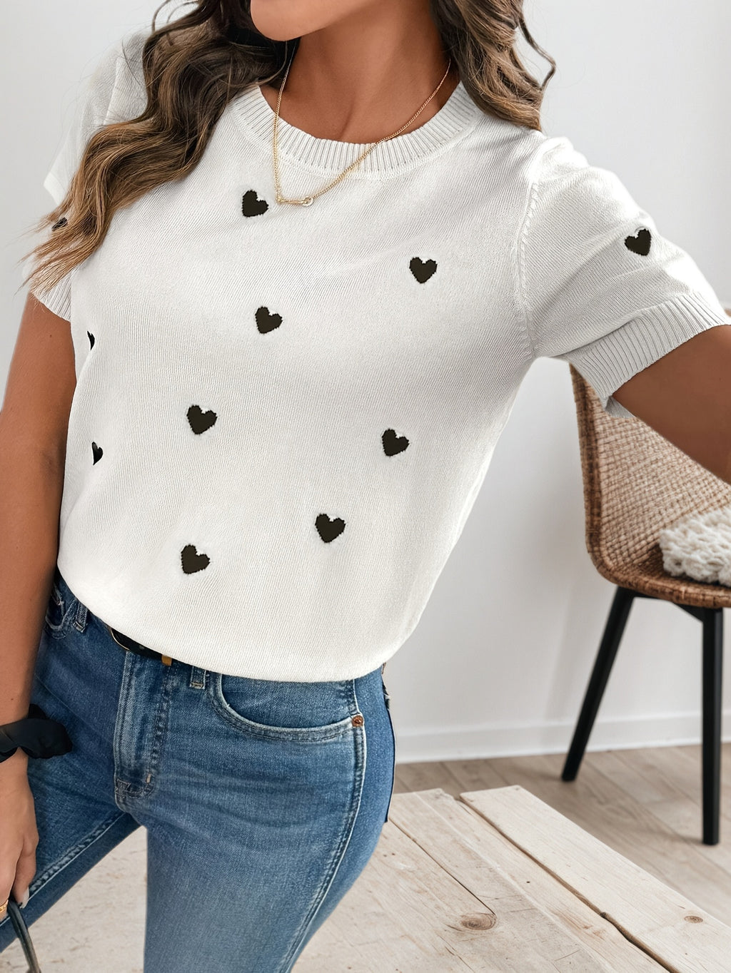 Cakulo FallFreshness Round Neck Short Sleeve Knitted Hoodie with Heart Print Tops Fashionable Knitwear Womenswear Elegance Crewneck Shortsleeve White
