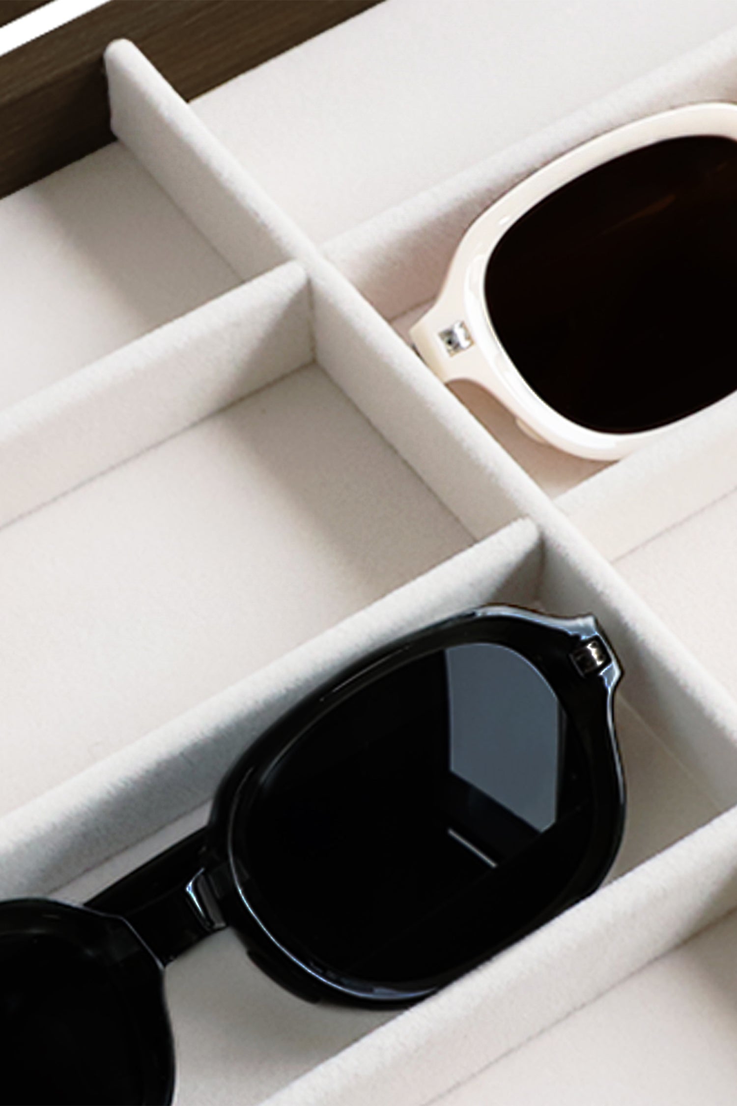 Cakulo Wooden Jewelry Sunglasses Organizer Vintage Tray with Lid for Watches