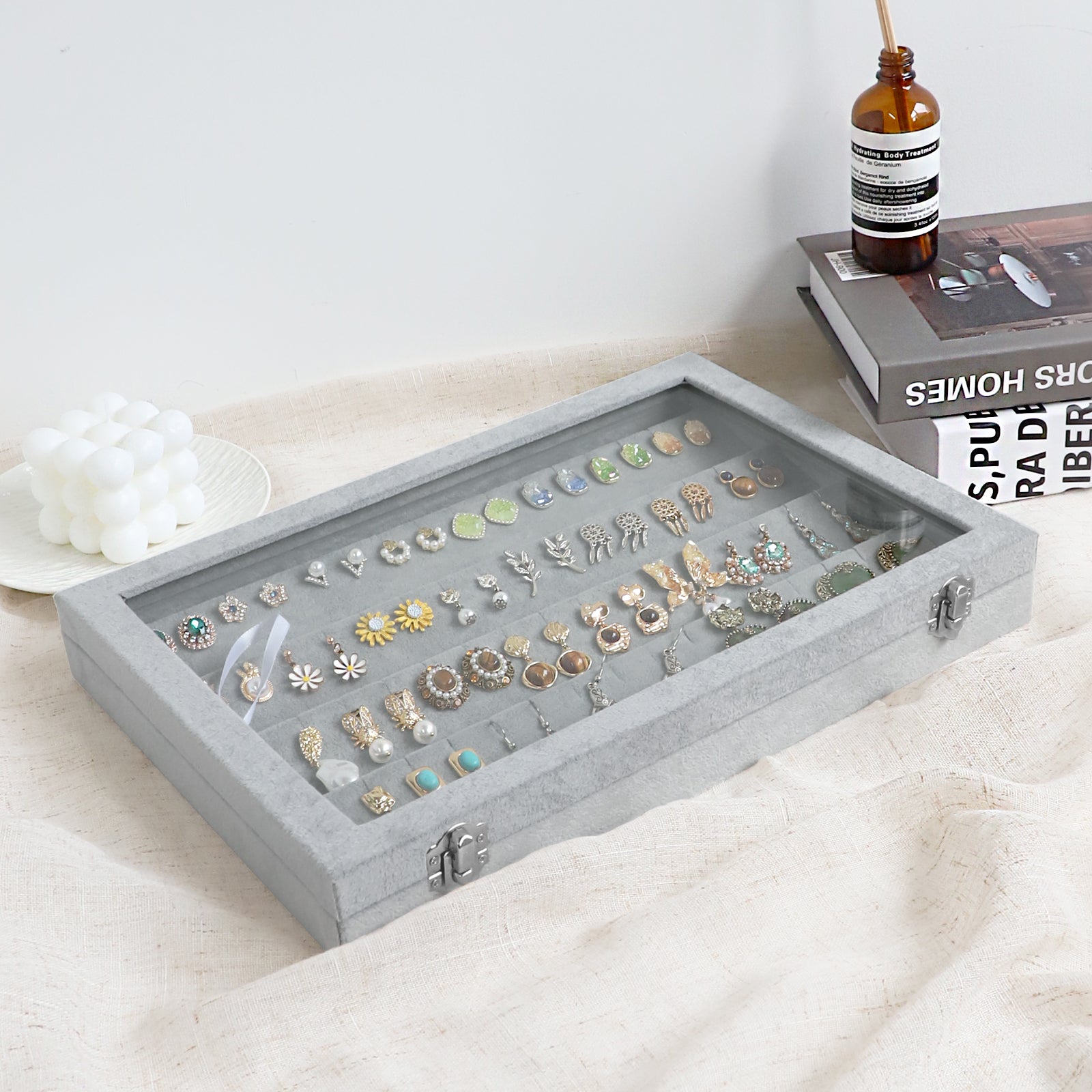 Cakulo Velvet Jewelry Organizer Tray with Clear Lid Stores Bracelets Rings Earrings