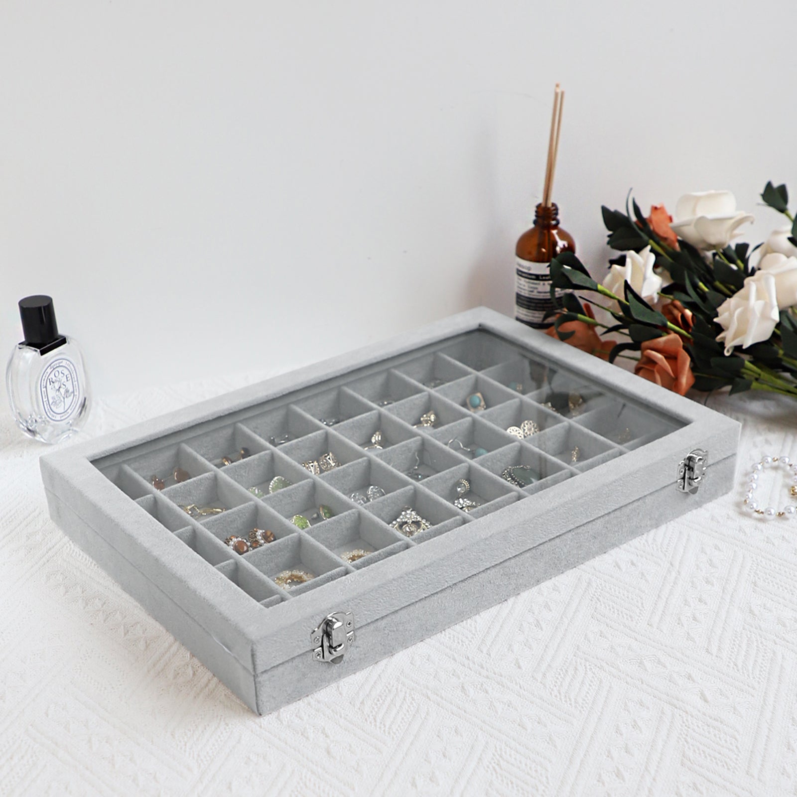 Cakulo Velvet Jewelry Organizer Tray with Clear Lid Stores Bracelets Rings Earrings