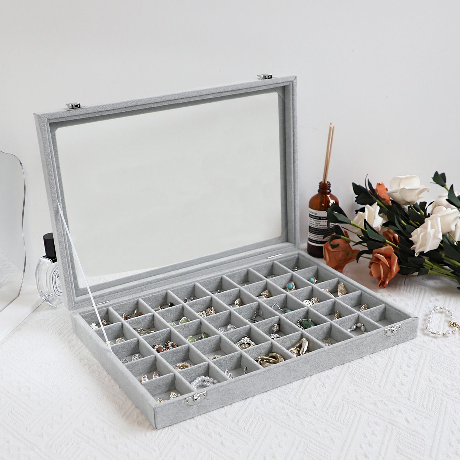 Cakulo Velvet Jewelry Organizer Tray with Clear Lid Stores Bracelets Rings Earrings