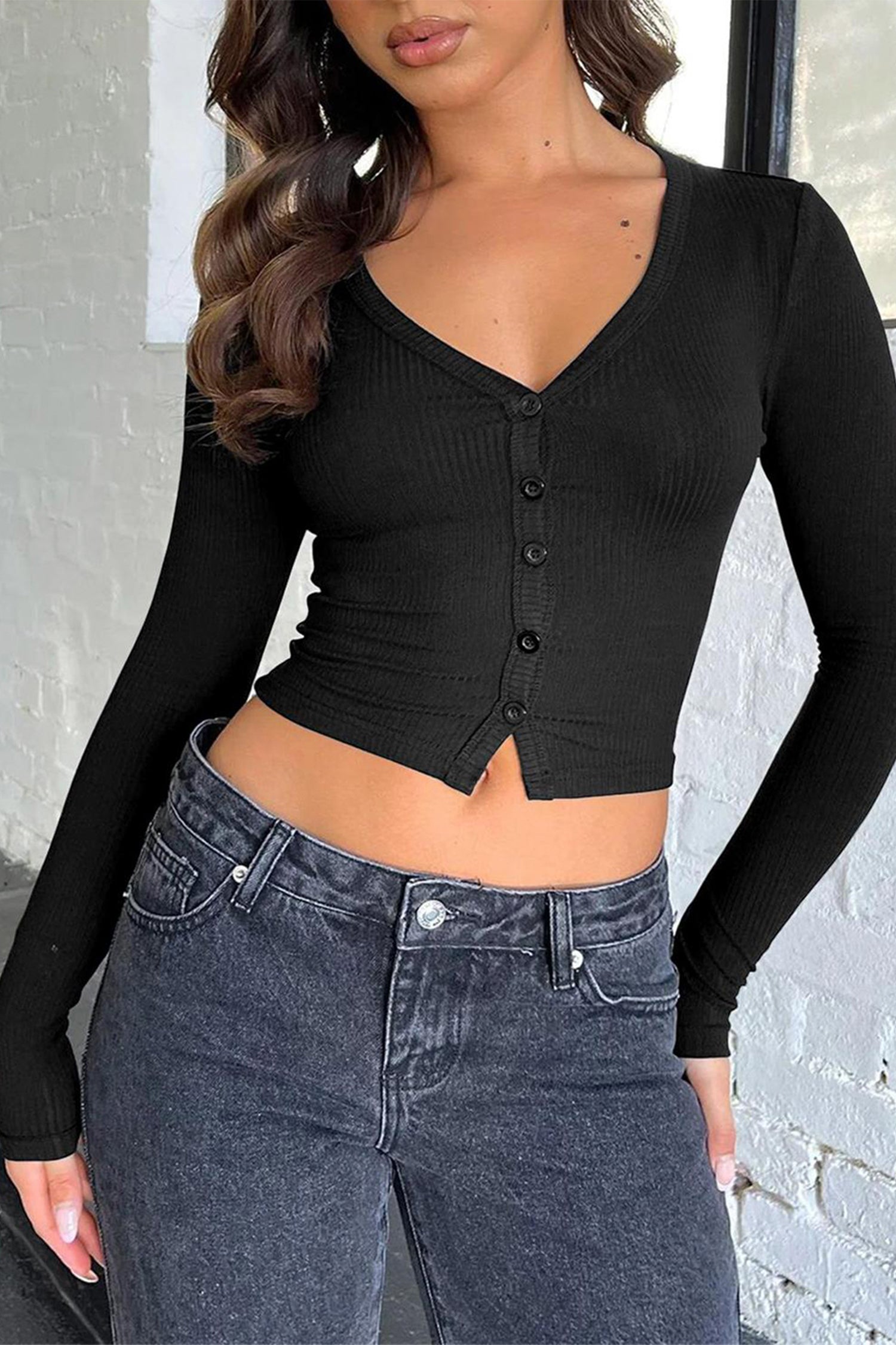 Cakulo Women's V-Neck Ribbed Long Sleeve Crop Top