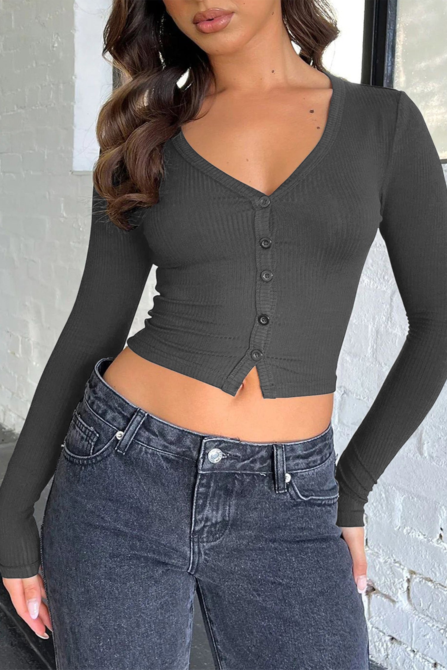 Cakulo Women's V-Neck Ribbed Long Sleeve Crop Top