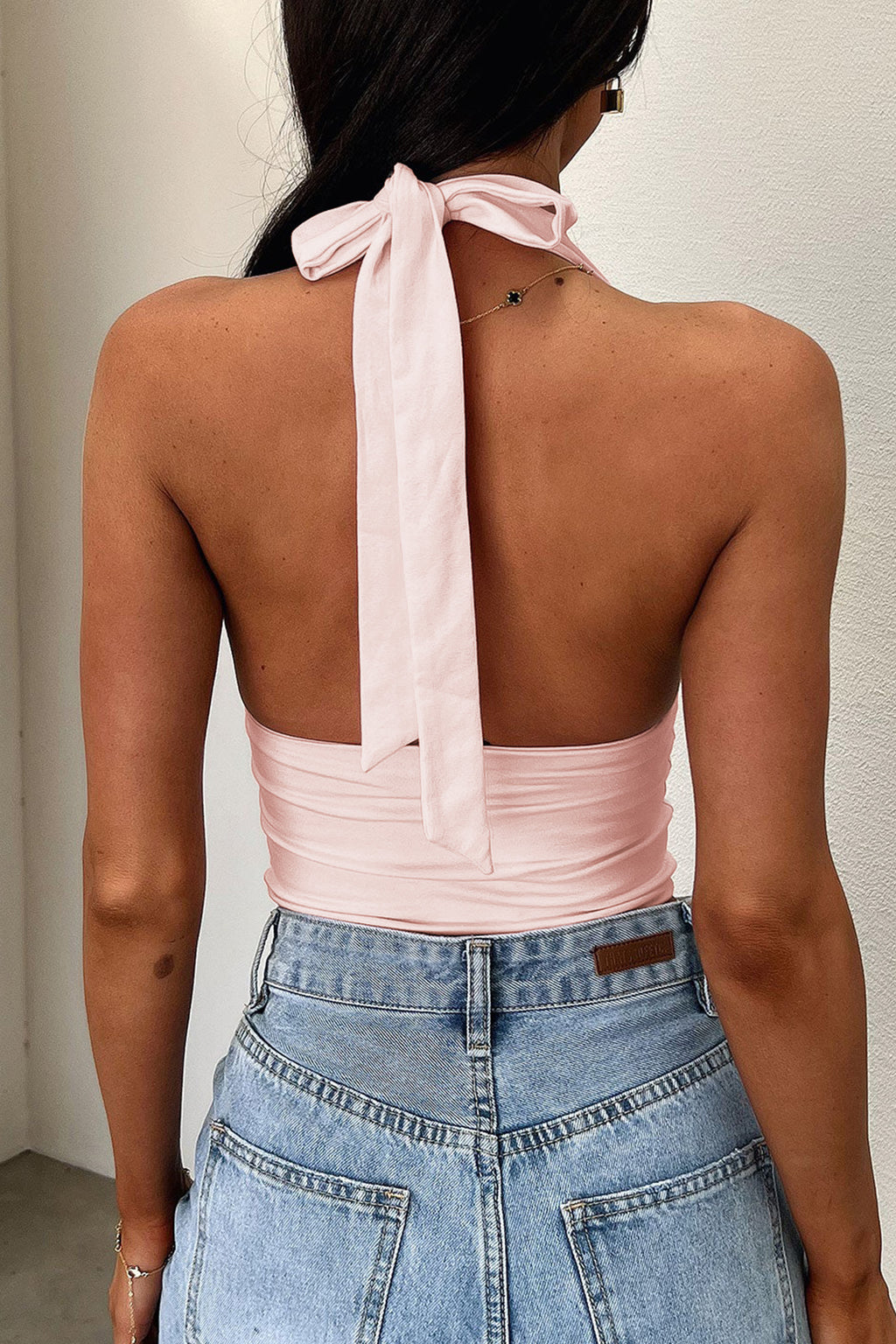 Cakulo Halter Tops for Women Y2k Deep V Neck Backless Going Out Crop Tank Top Sexy Summer Cami Shirts